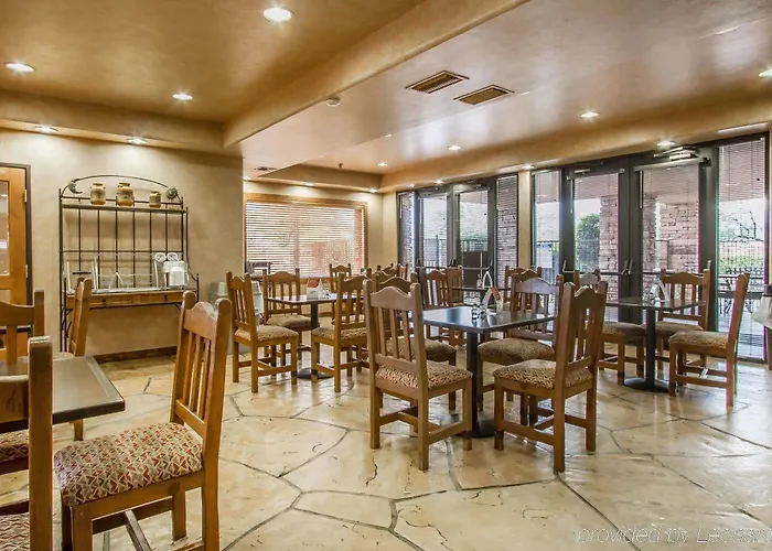 Hotel Comfort Near Kartchner Caverns 5*